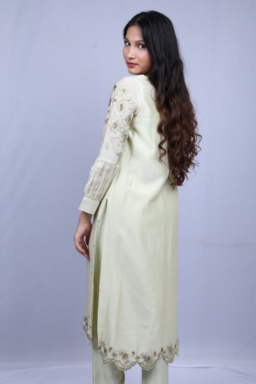 Cream Kurta set with floral embroidery