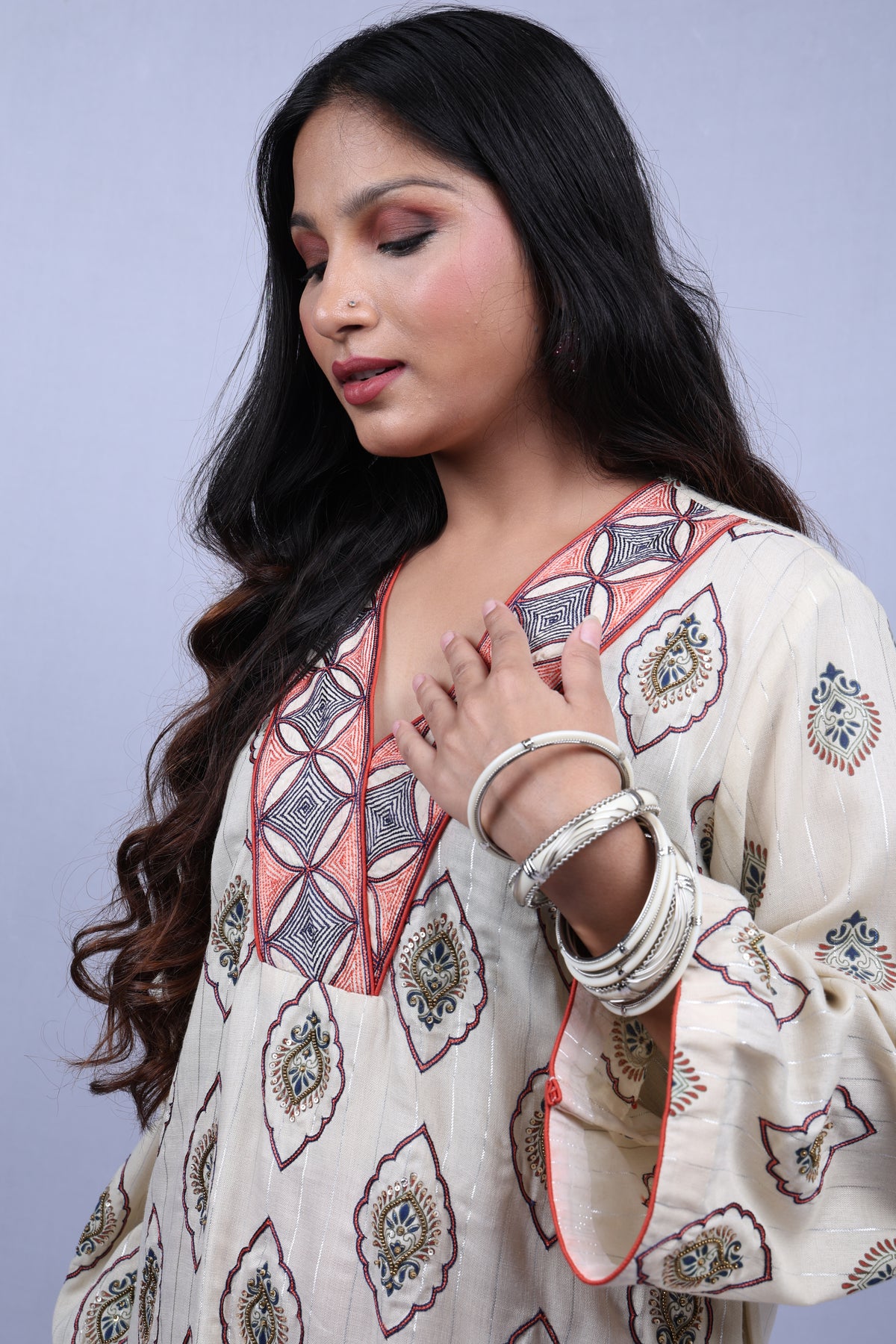 Off-white blaock design kurta set