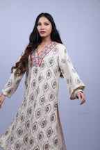 Off-white blaock design kurta set