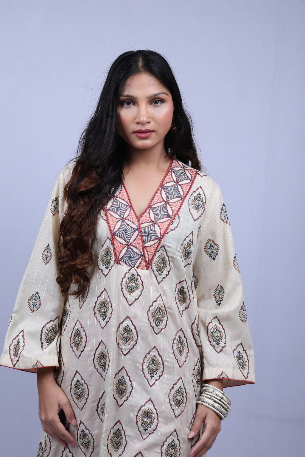 Off-white blaock design kurta set
