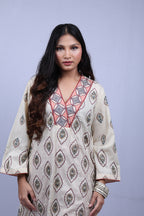 Off-white blaock design kurta set
